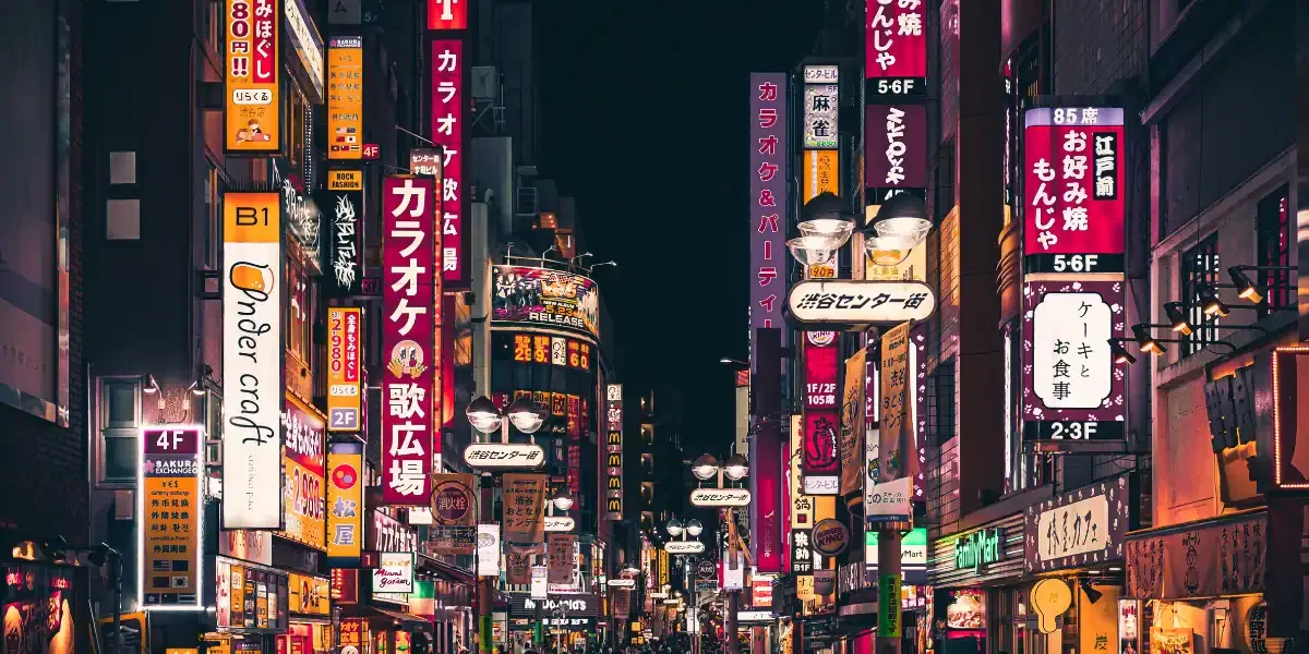 Tokyo night street with neon lights symbolizing Japan online casino market regulation growth and opportunities